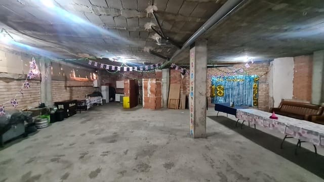 1 makuuhuone Kaupallinen myytävänä paikassa La Almunia de Doña Godina - 135 000 € (Ref: 10005358)