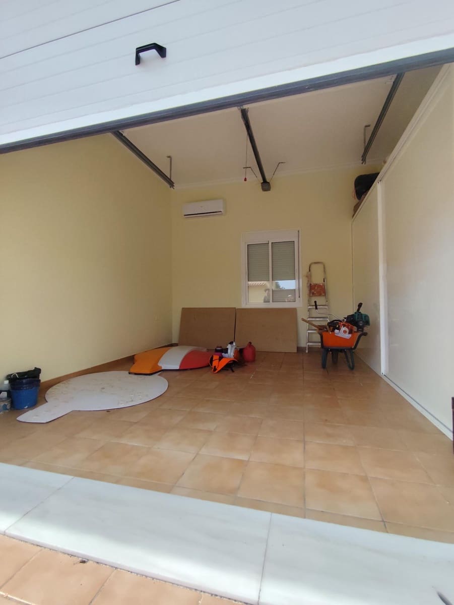 Chalet de 5 habitaciones en Tomares en venta con piscina garaje - 780.000 € (Ref: 10007253)