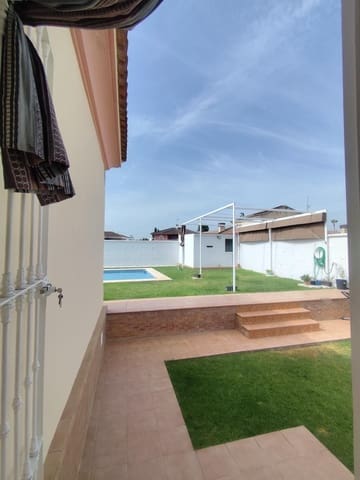 Chalet de 5 habitaciones en Tomares en venta con piscina garaje - 780.000 € (Ref: 10007253)
