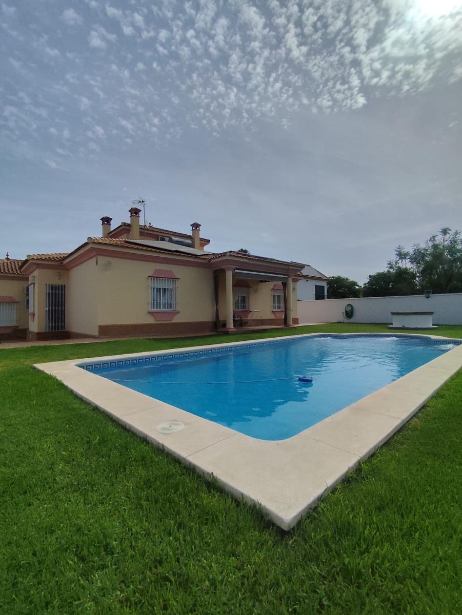 Chalet de 5 habitaciones en Tomares en venta con piscina garaje - 780.000 € (Ref: 10007253)