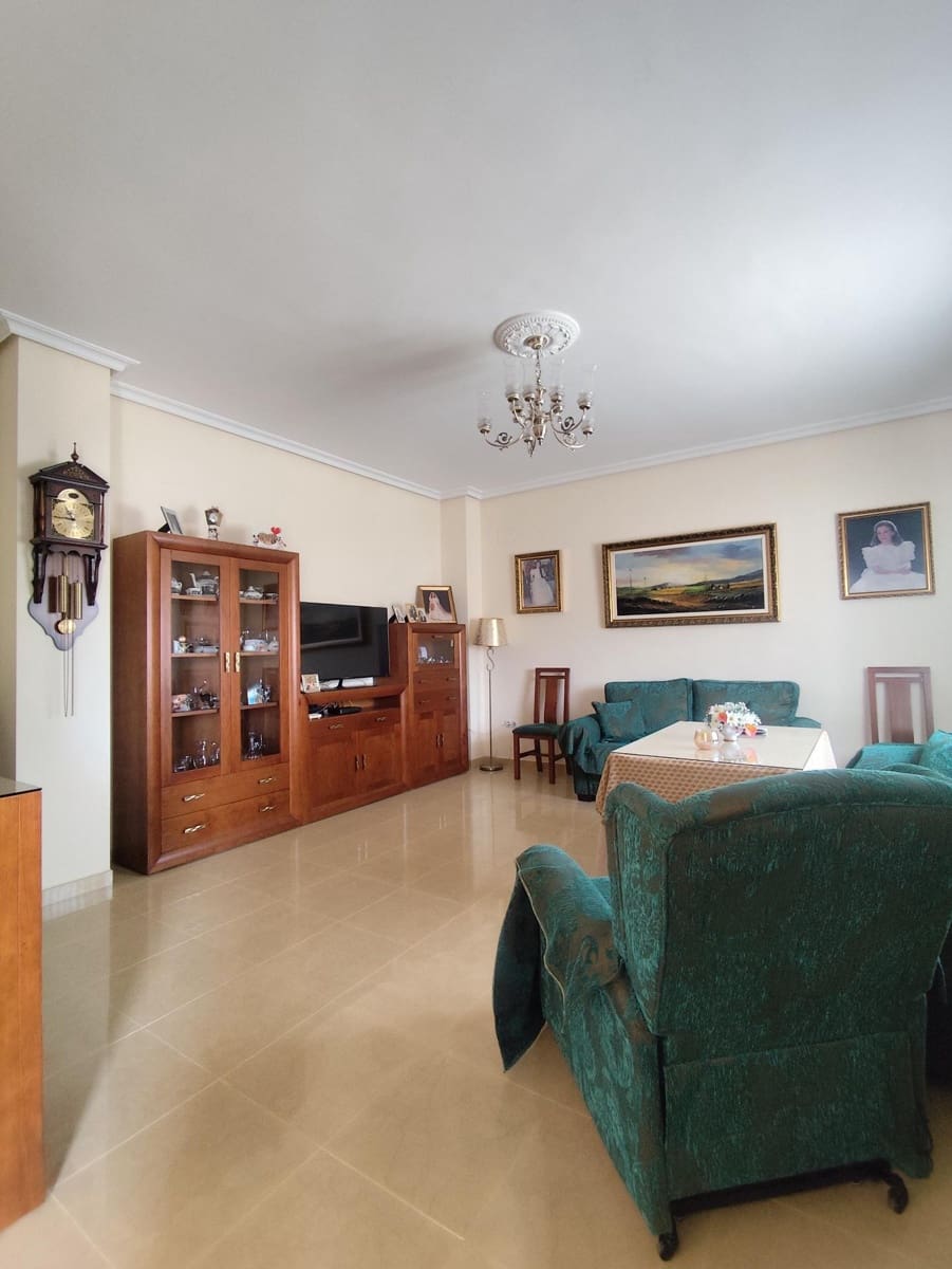 Chalet de 5 habitaciones en Tomares en venta con piscina garaje - 780.000 € (Ref: 10007253)