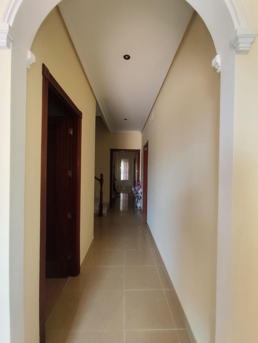 Chalet de 5 habitaciones en Tomares en venta con piscina garaje - 780.000 € (Ref: 10007253)