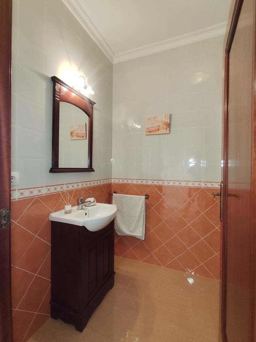Chalet de 5 habitaciones en Tomares en venta con piscina garaje - 780.000 € (Ref: 10007253)