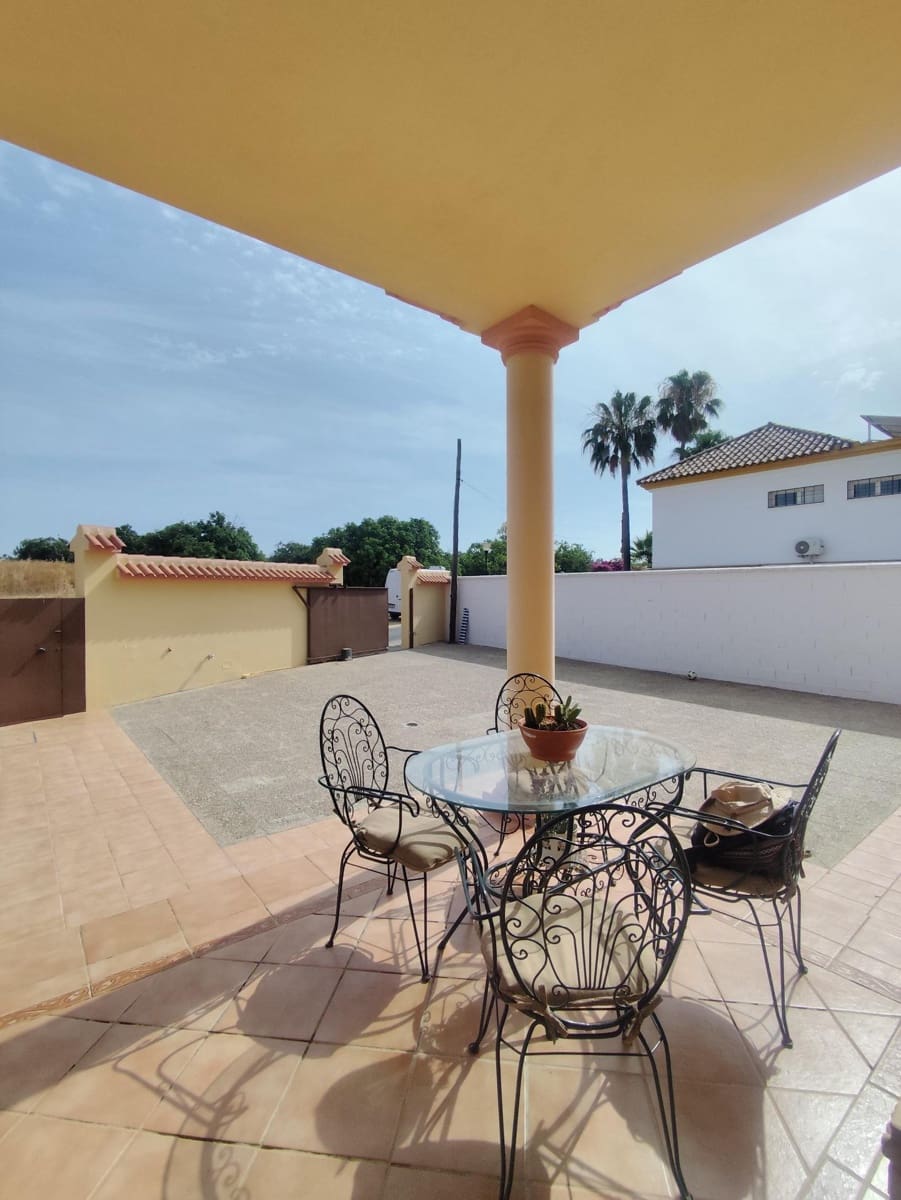 Chalet de 5 habitaciones en Tomares en venta con piscina garaje - 780.000 € (Ref: 10007253)