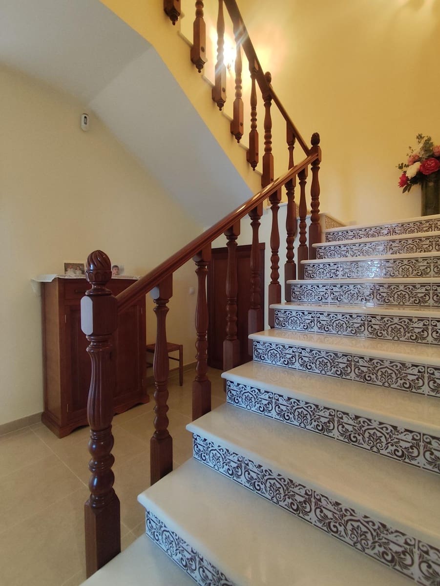 Chalet de 5 habitaciones en Tomares en venta con piscina garaje - 780.000 € (Ref: 10007253)