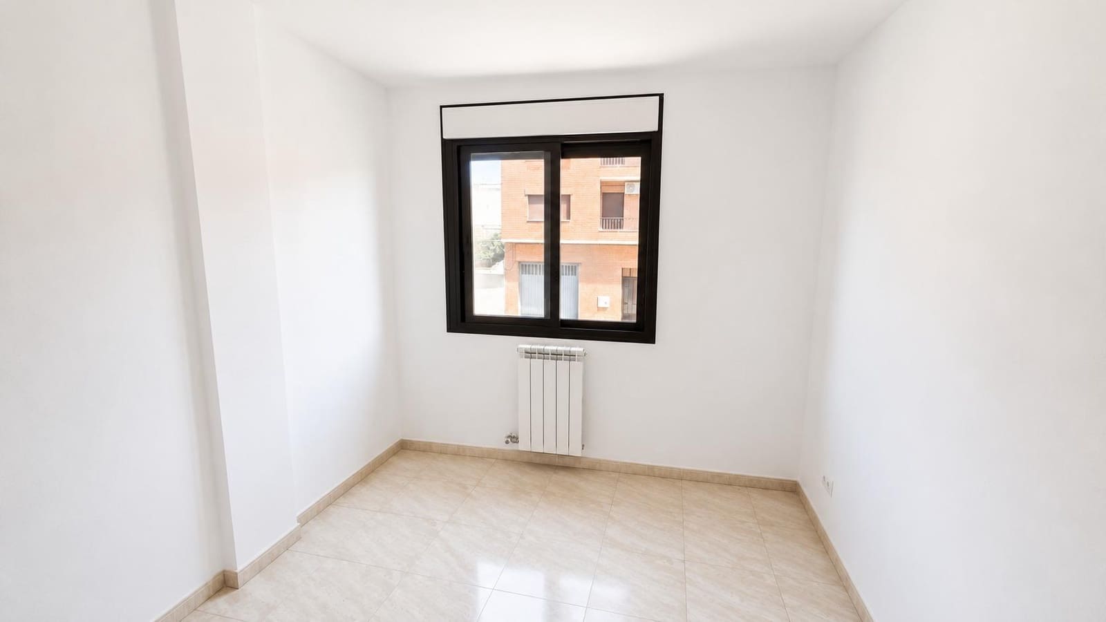4 quarto Apartamento para venda em La Almunia de Dona Godina com piscina garagem - 179 000 € (Ref: 10009250)
