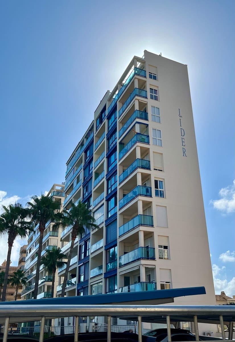 Piso de 2 habitaciones en La Manga del Mar Menor en venta - 214.000 € (Ref: 10011606)