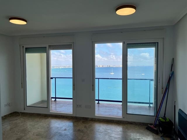 Piso de 2 habitaciones en La Manga del Mar Menor en venta - 214.000 € (Ref: 10011606)