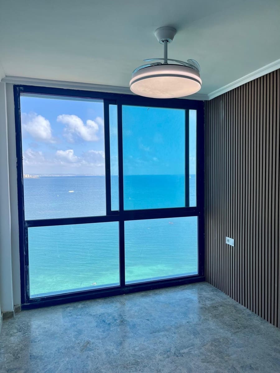 Piso de 2 habitaciones en La Manga del Mar Menor en venta - 214.000 € (Ref: 10011606)