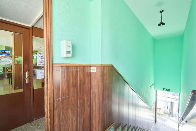Business for sale in Pajares de la Laguna with garage - € 170,303 (Ref: 10011607)