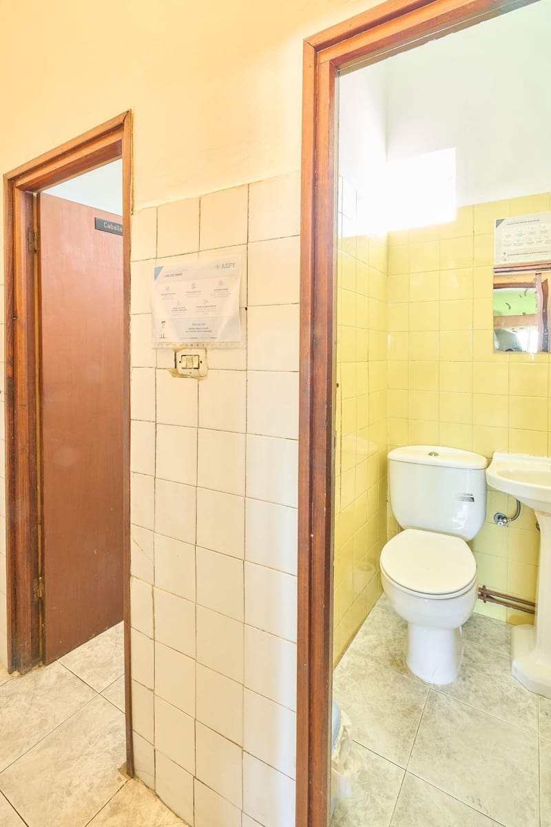 Business for sale in Pajares de la Laguna with garage - € 170,303 (Ref: 10011607)