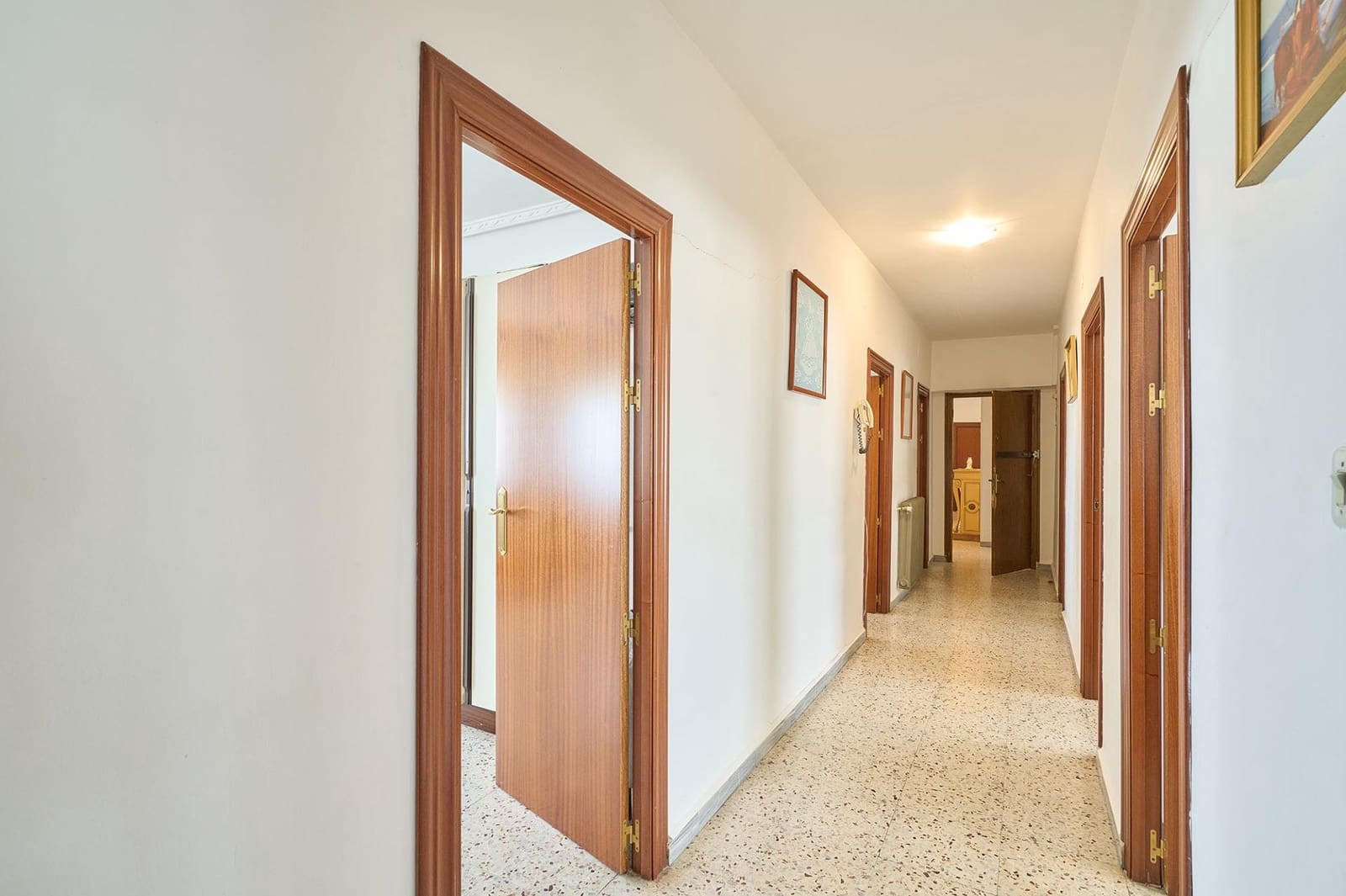 Business for sale in Pajares de la Laguna with garage - € 170,303 (Ref: 10011607)
