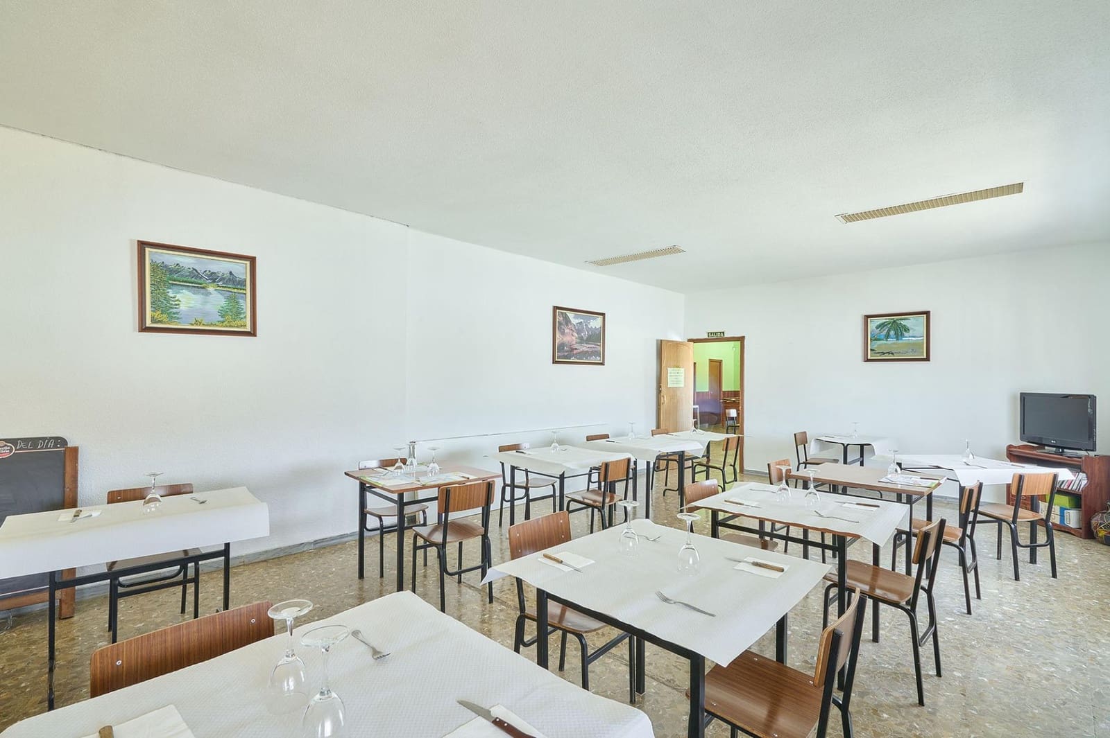 Business for sale in Pajares de la Laguna with garage - € 170,303 (Ref: 10011607)