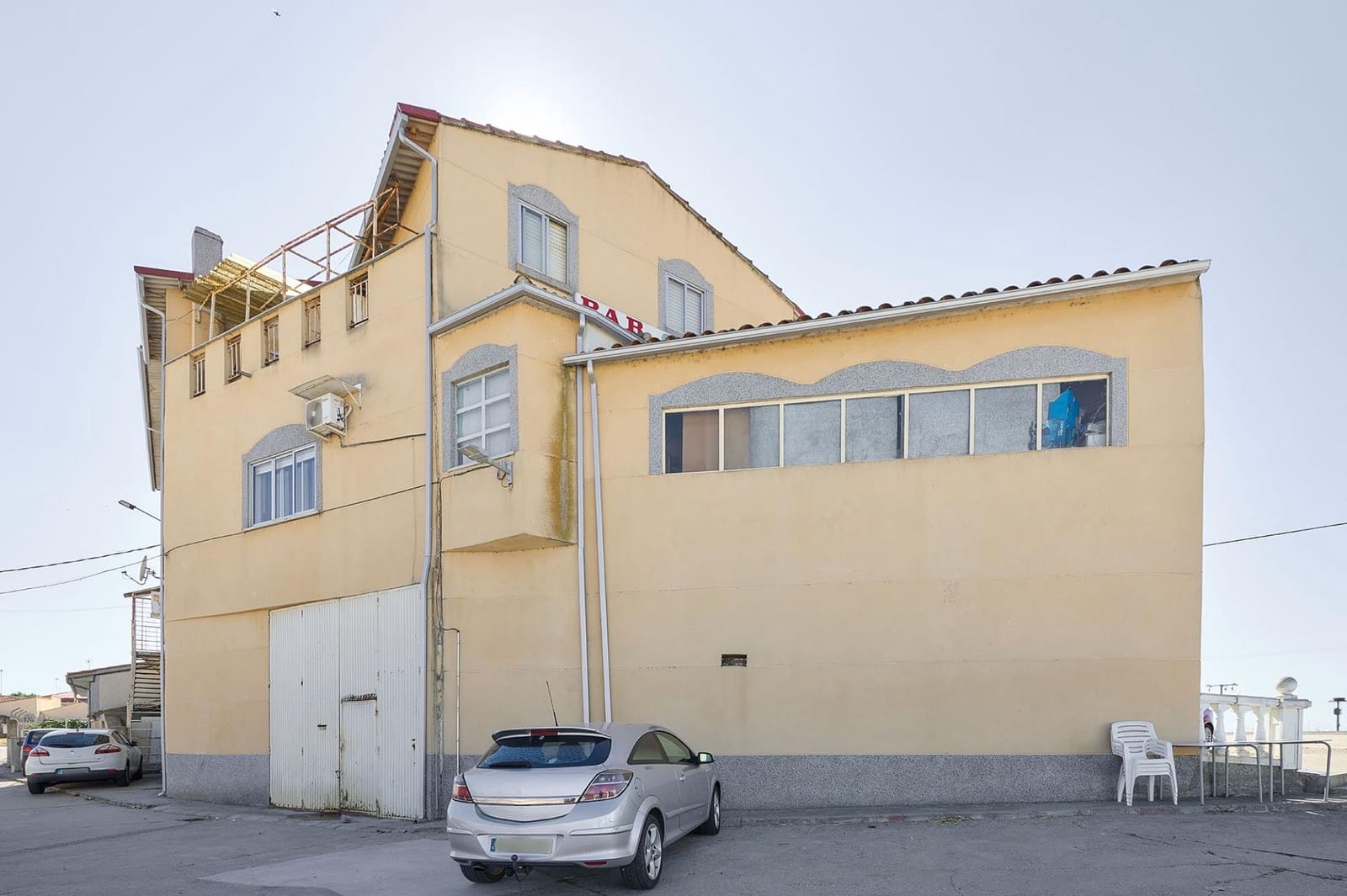 Business for sale in Pajares de la Laguna with garage - € 170,303 (Ref: 10011607)