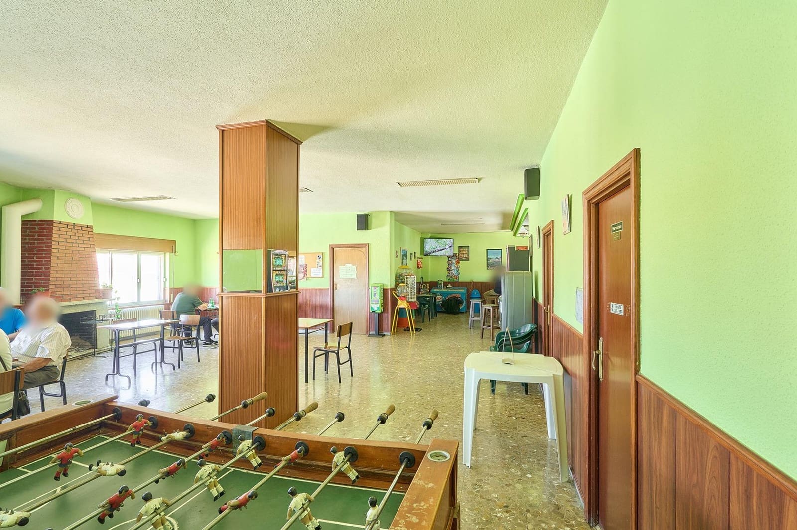 Business for sale in Pajares de la Laguna with garage - € 170,303 (Ref: 10011607)