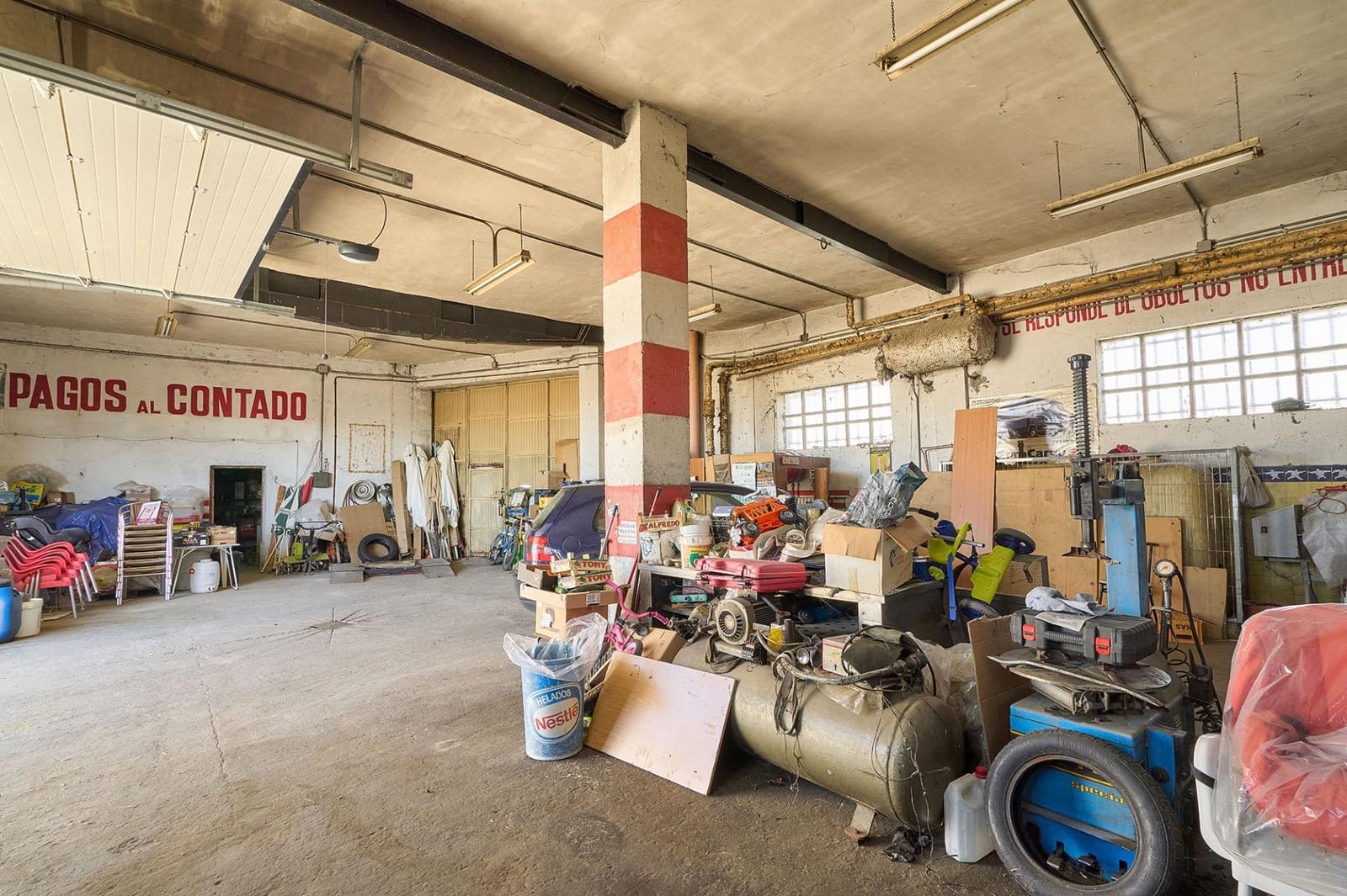 Business for sale in Pajares de la Laguna with garage - € 170,303 (Ref: 10011607)