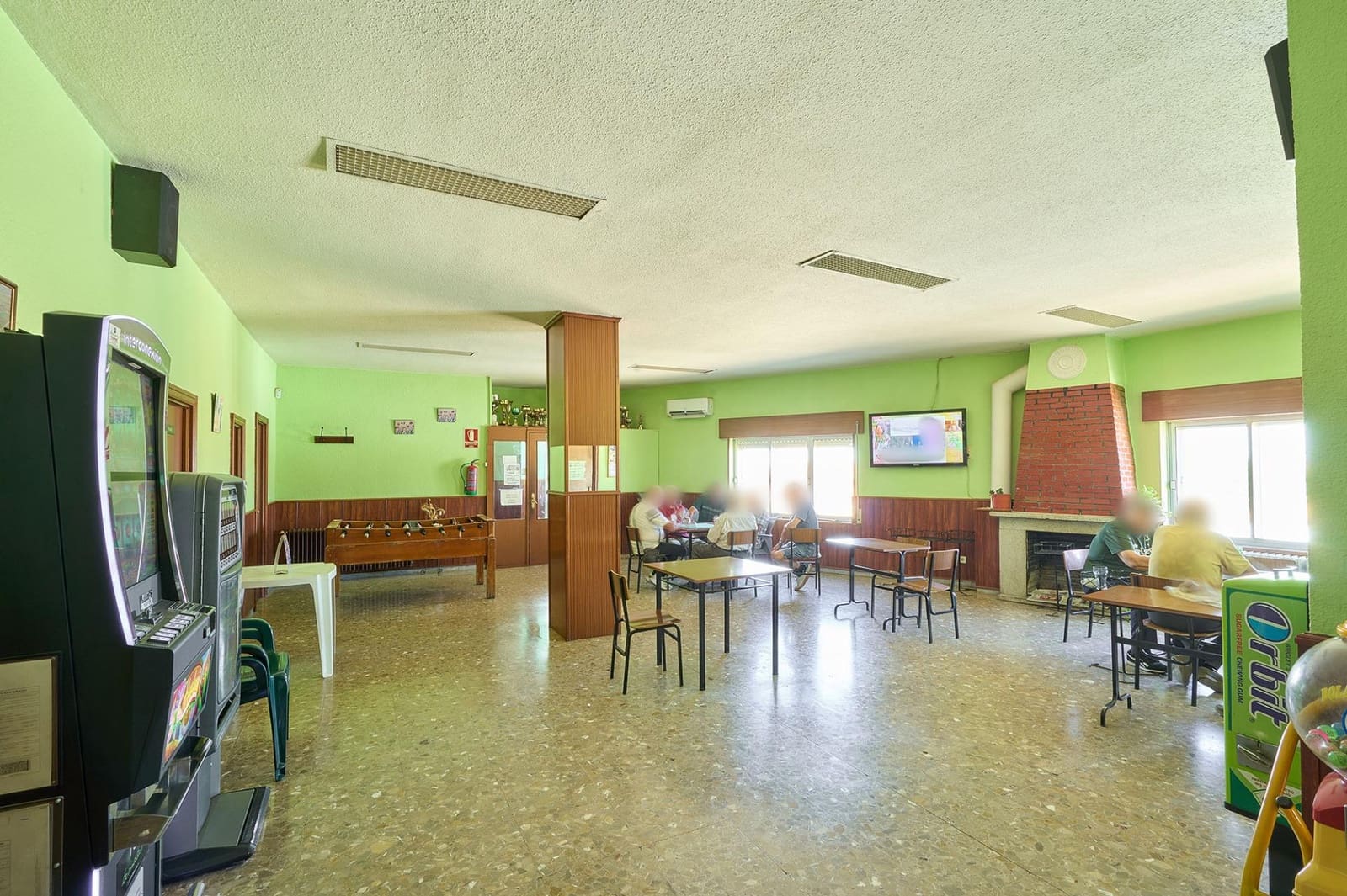 Business for sale in Pajares de la Laguna with garage - € 170,303 (Ref: 10011607)