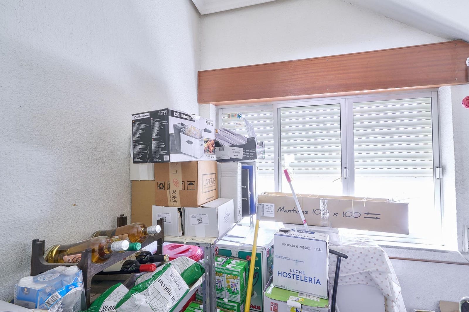 Business for sale in Pajares de la Laguna with garage - € 170,303 (Ref: 10011607)