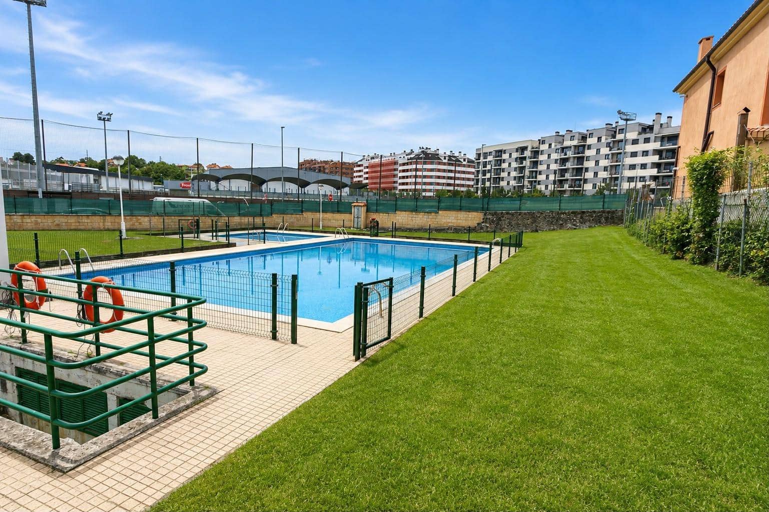 3 sovrum Lägenhet till salu i Santander med pool garage - 290 000 € (Ref: 10013110)