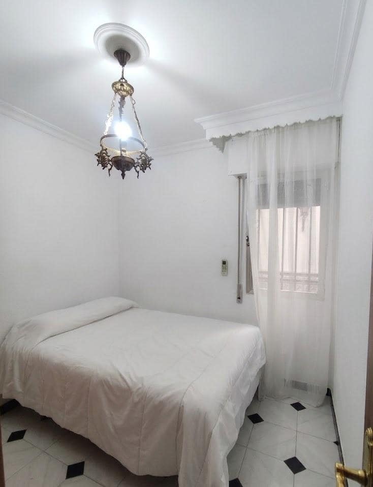 3 sovrum Lägenhet till salu i Sevilla stad med garage - 449 000 € (Ref: 10015760)
