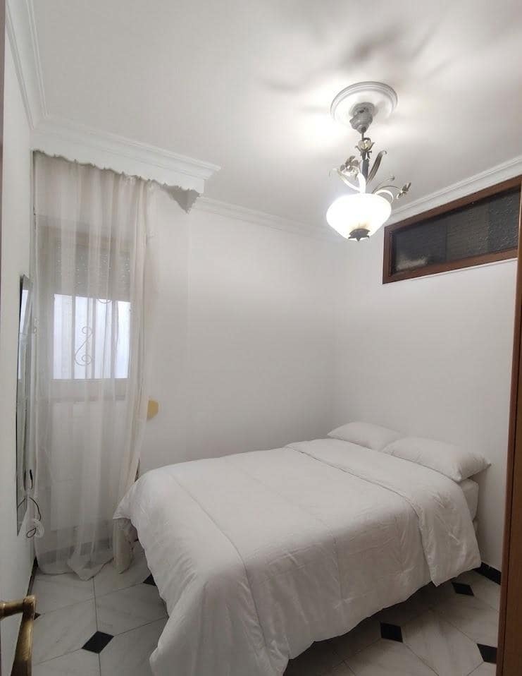 3 sovrum Lägenhet till salu i Sevilla stad med garage - 449 000 € (Ref: 10015760)