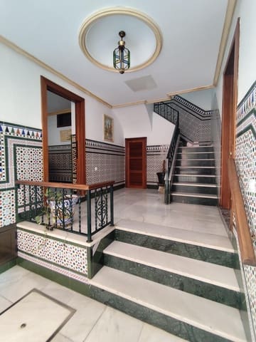 3 sovrum Lägenhet till salu i Sevilla stad med garage - 449 000 € (Ref: 10015760)