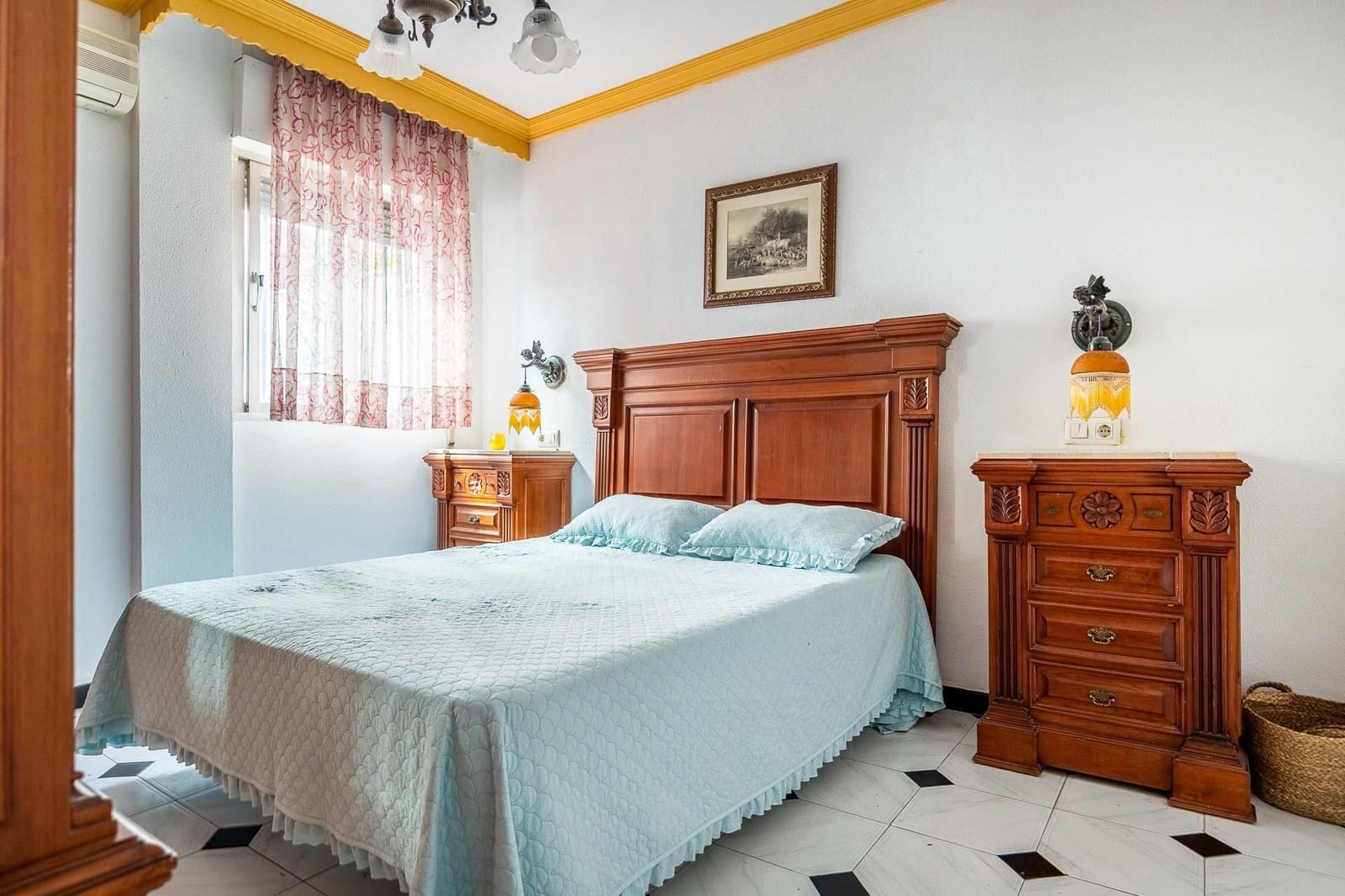 3 bedroom Flat for sale in Seville city with garage - € 449,000 (Ref: 10015760)