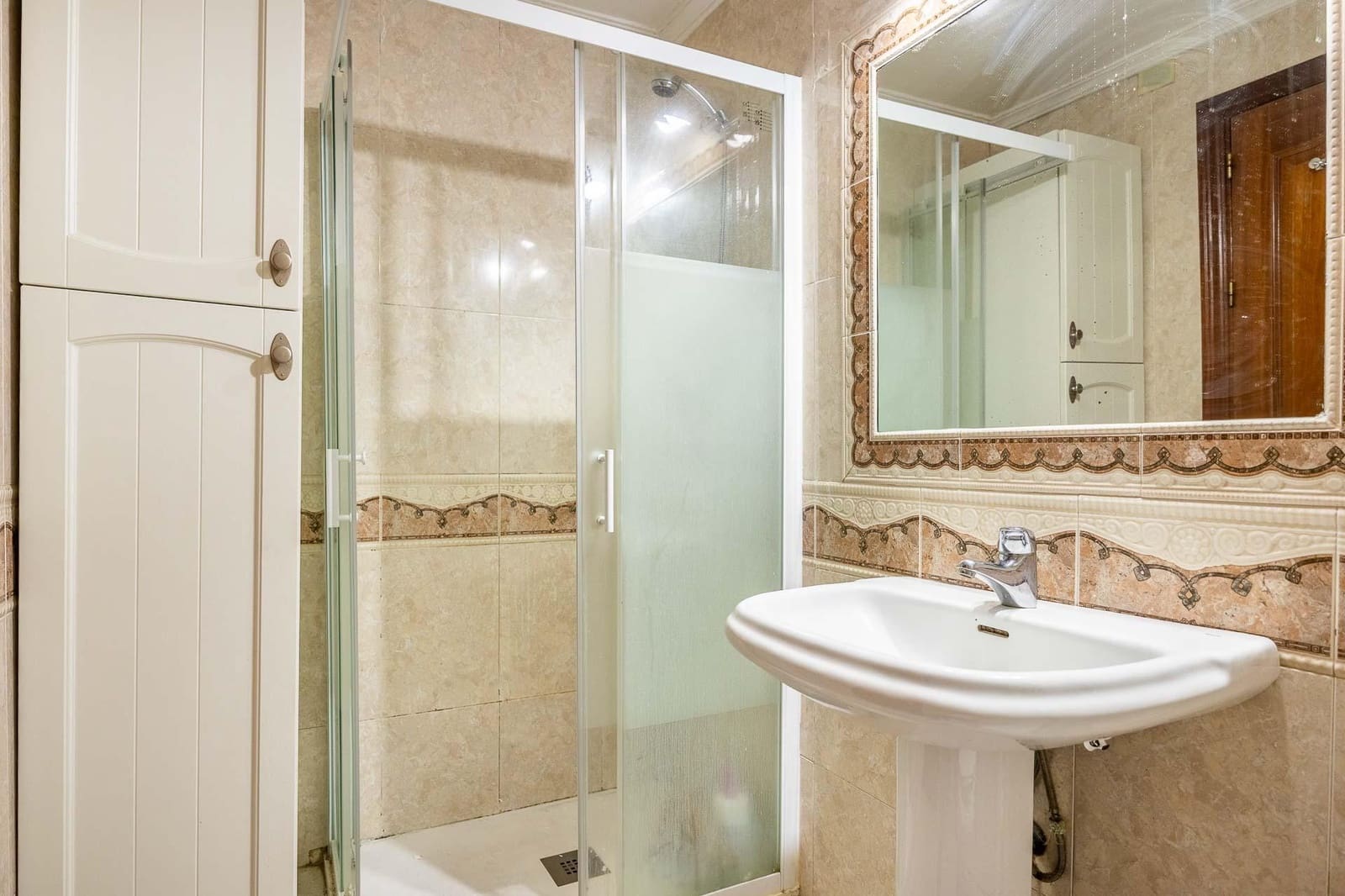 3 bedroom Flat for sale in Seville city with garage - € 449,000 (Ref: 10015760)