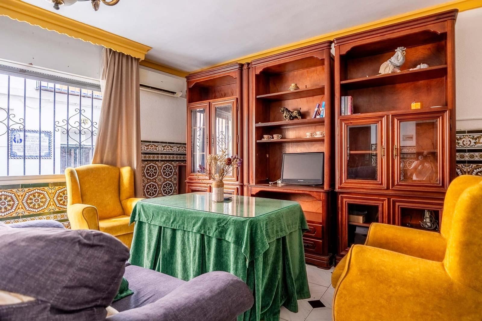 3 bedroom Flat for sale in Seville city with garage - € 449,000 (Ref: 10015760)