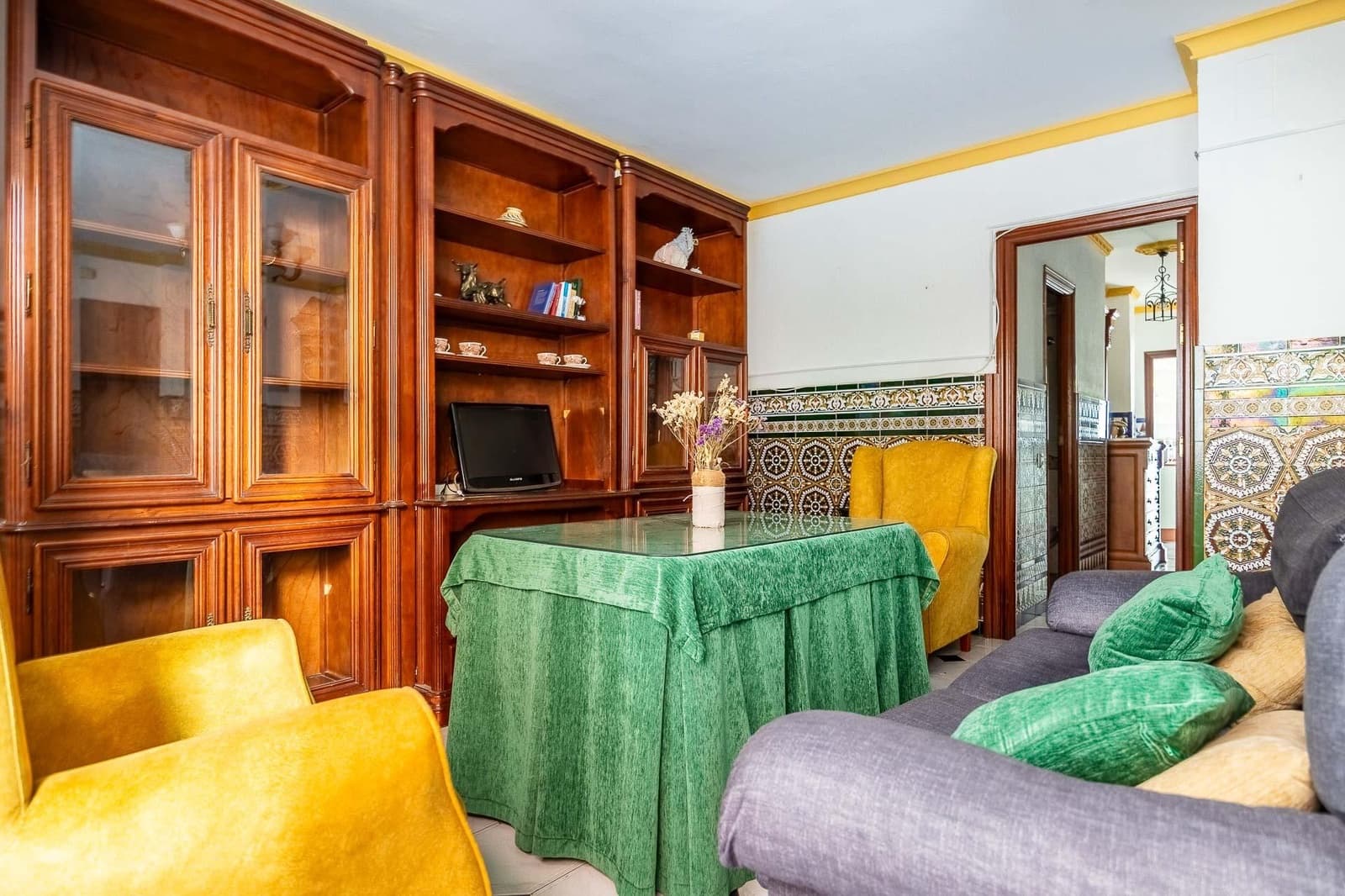 3 bedroom Flat for sale in Seville city with garage - € 449,000 (Ref: 10015760)