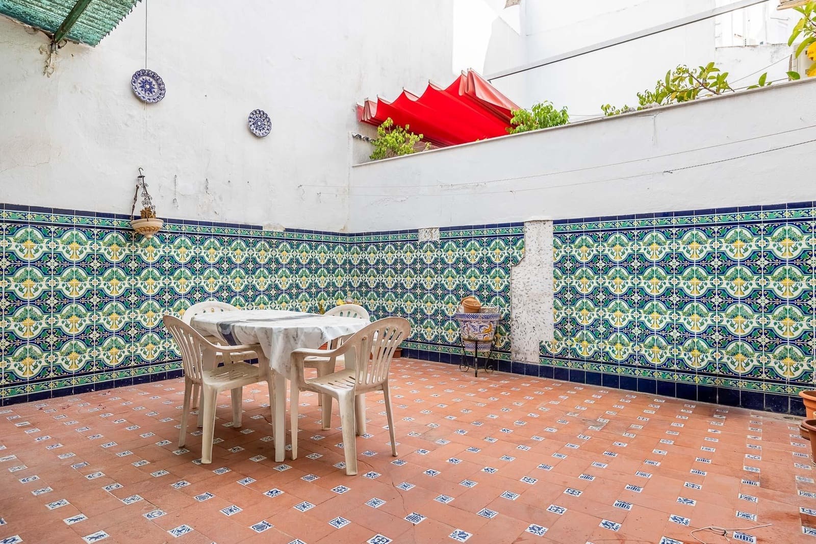 3 bedroom Flat for sale in Seville city with garage - € 449,000 (Ref: 10015760)