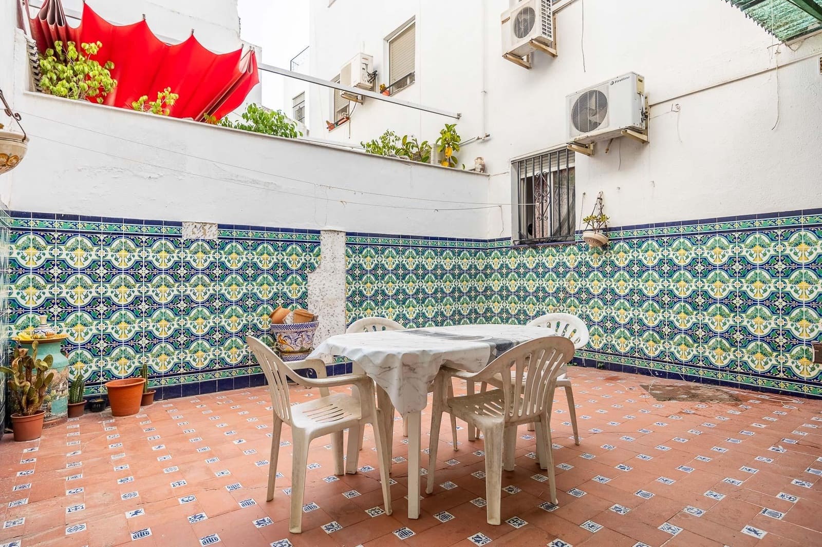 3 bedroom Flat for sale in Seville city with garage - € 449,000 (Ref: 10015760)