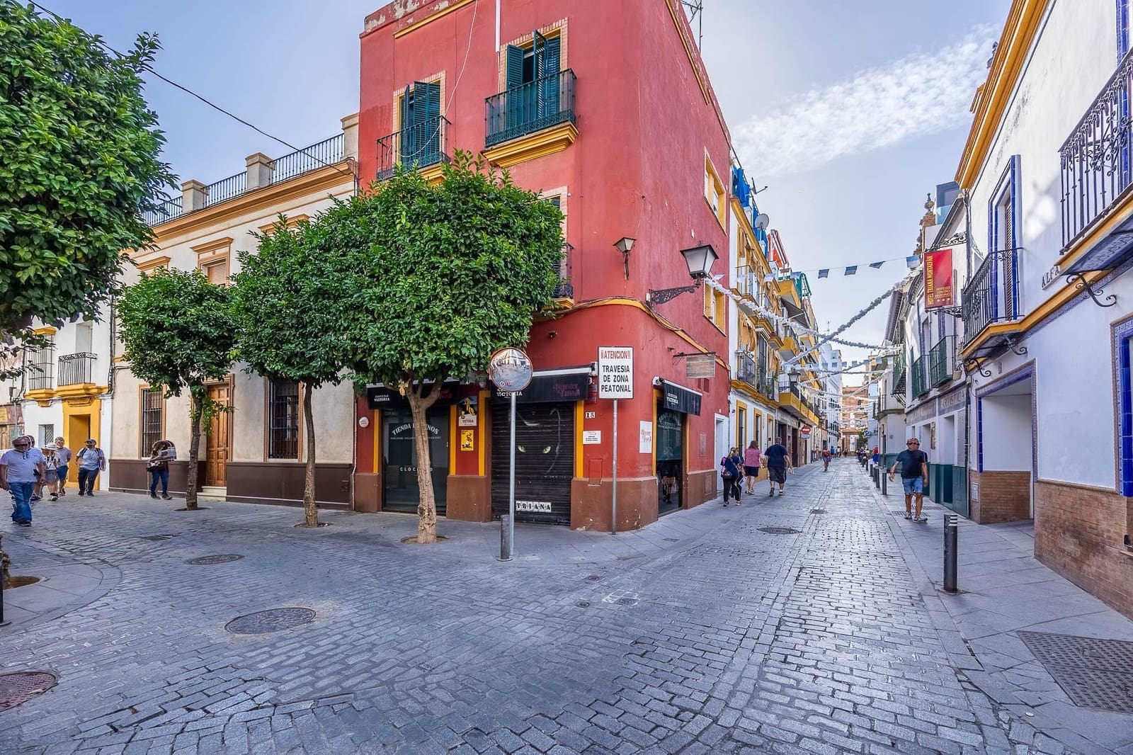 3 bedroom Flat for sale in Seville city with garage - € 449,000 (Ref: 10015760)