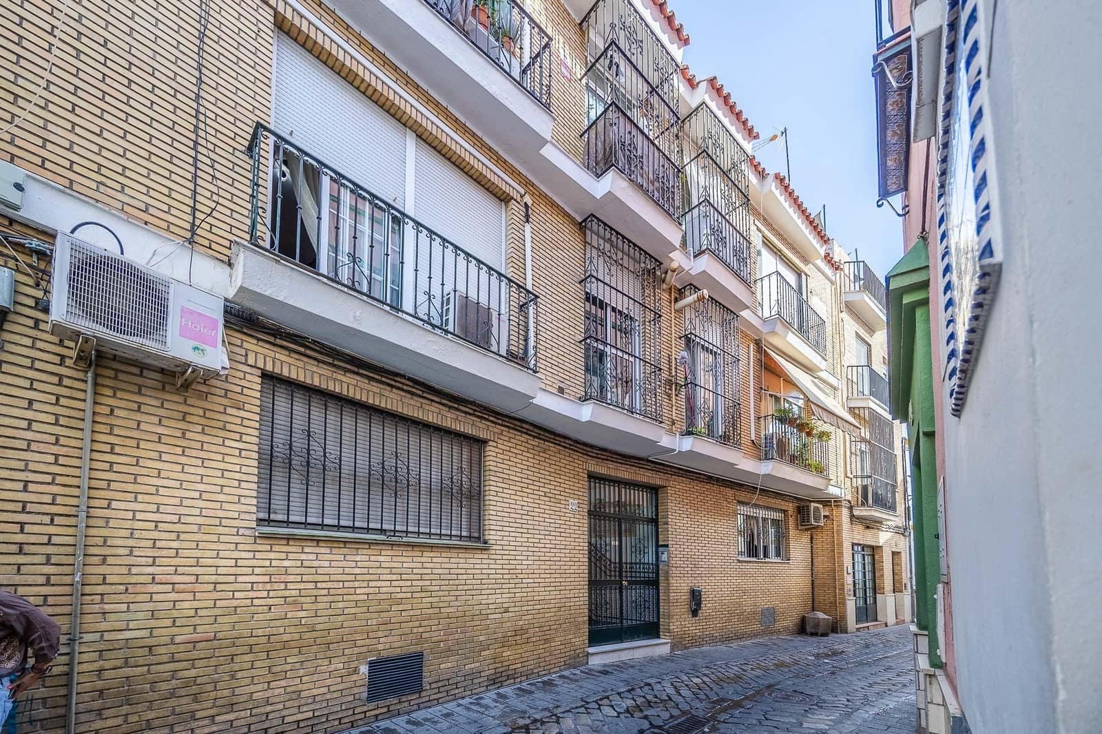 3 bedroom Flat for sale in Seville city with garage - € 449,000 (Ref: 10015760)