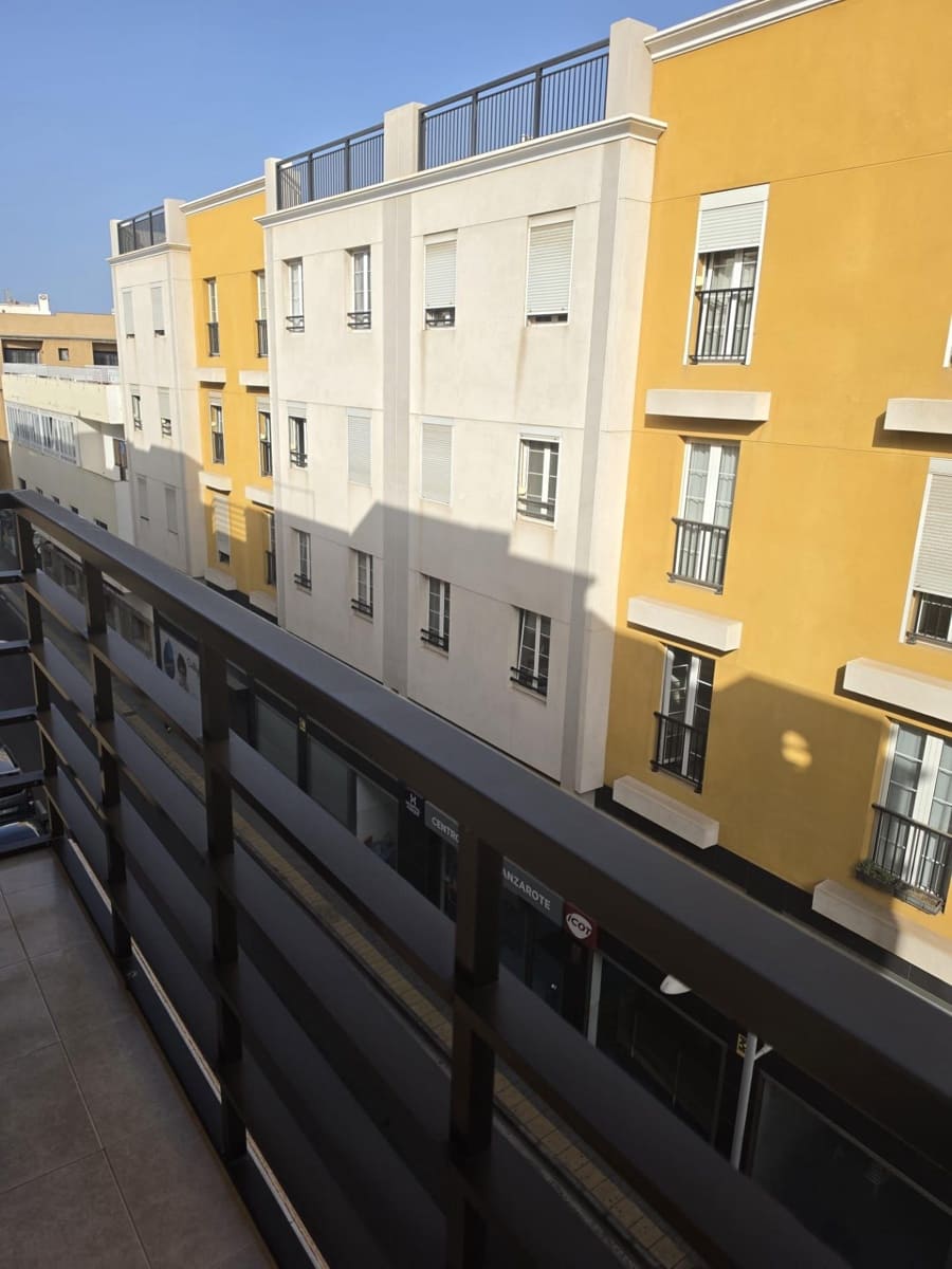 3 slaapkamer Flat te koop in Las Palmas de Gran Canaria met garage - € 296.000 (Ref: 10022622)