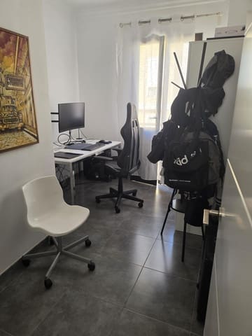 3 slaapkamer Flat te koop in Las Palmas de Gran Canaria met garage - € 296.000 (Ref: 10022622)