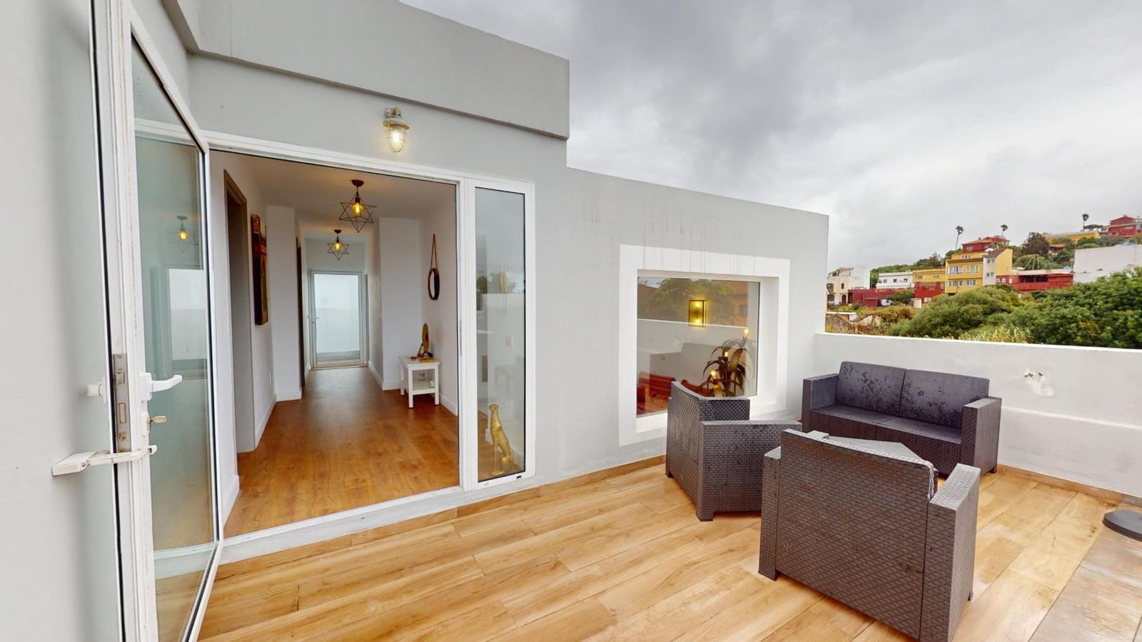 5 bedroom Terraced Villa for sale in Santa Brigida with garage - € 558,000 (Ref: 10037185)