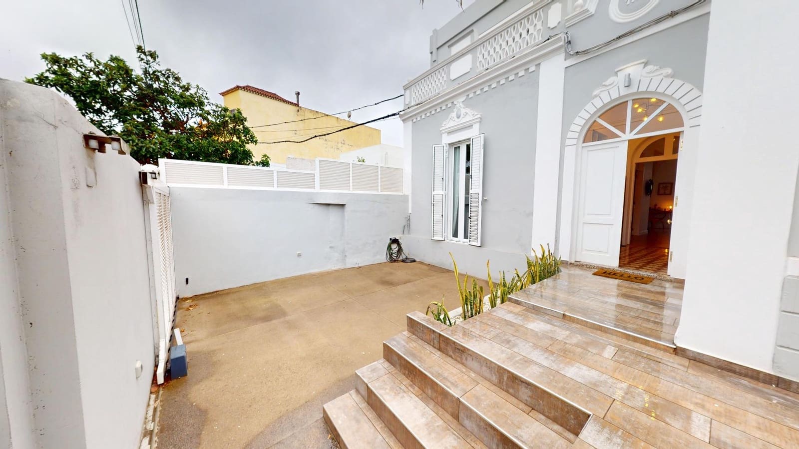 5 bedroom Terraced Villa for sale in Santa Brigida with garage - € 558,000 (Ref: 10037185)