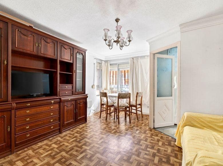 2 sypialnia Mieszkanie na sprzedaż w Miasto Madryt - 225 000 € (Ref: 10038717)