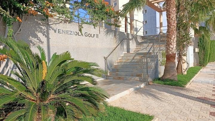 2 makuuhuone Asunto myytävänä paikassa La Manga del Mar Menor mukana uima-altaan 
autotalli - 184 000 € (Ref: 10043188)