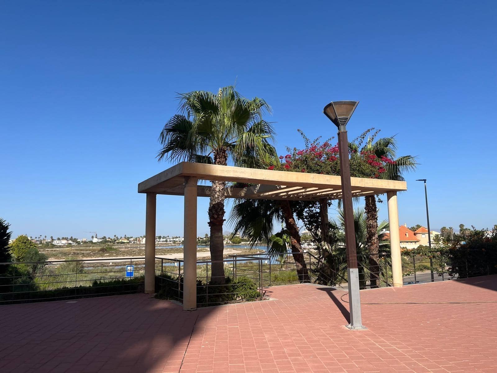 2 makuuhuone Asunto myytävänä paikassa La Manga del Mar Menor mukana uima-altaan 
autotalli - 184 000 € (Ref: 10043188)