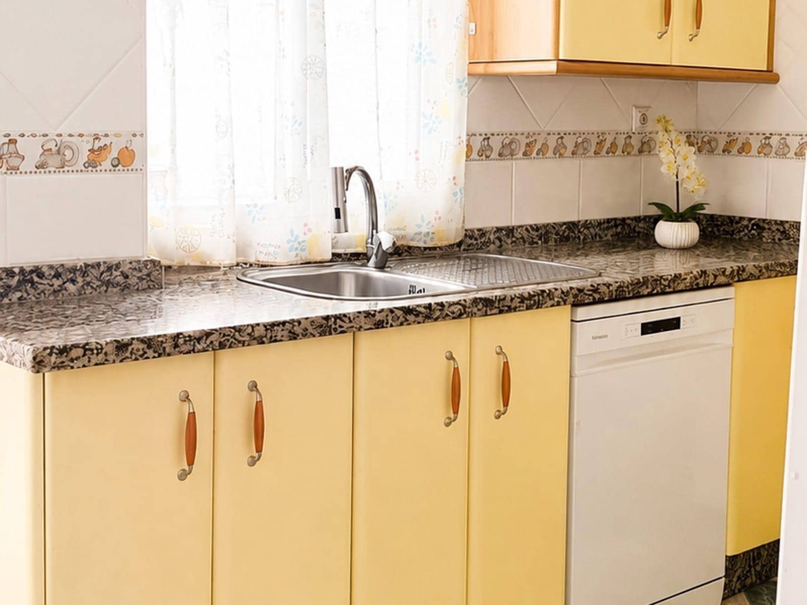 3 bedroom Townhouse for sale in Huelva city - € 269,800 (Ref: 10043189)