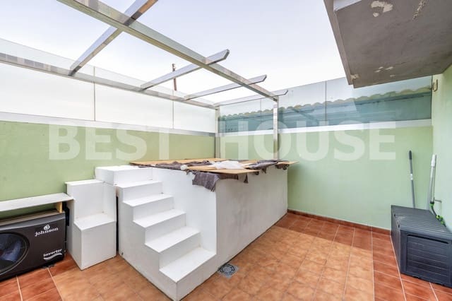 3 soverom Kjedet enebolig til salgs i Telde med svømmebasseng garasje - € 570 000 (Ref: 10045018)