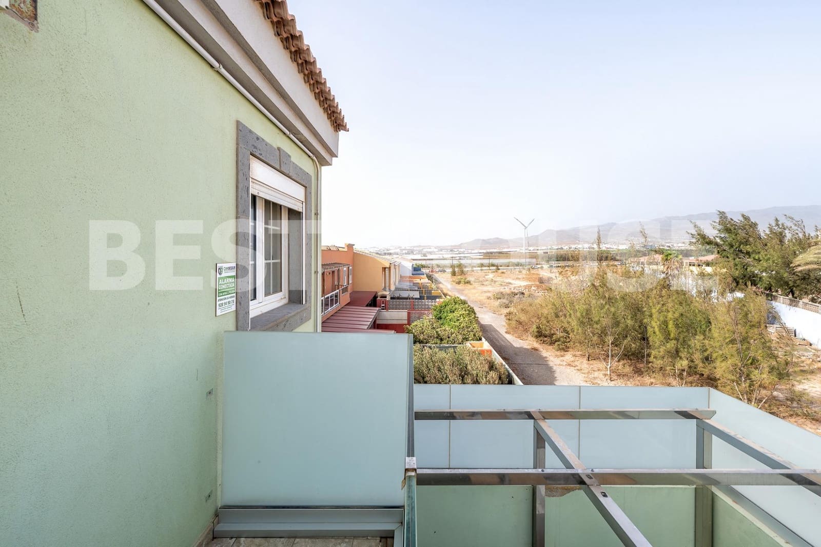 3 bedroom Semi-detached Villa for sale in Telde with pool garage - € 570,000 (Ref: 10045018)