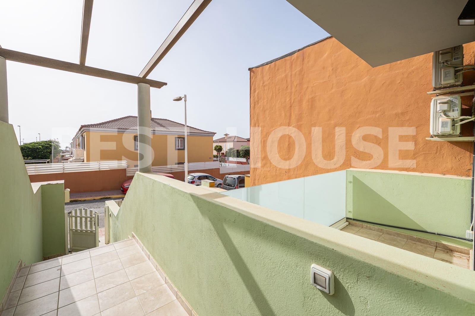 3 bedroom Semi-detached Villa for sale in Telde with pool garage - € 570,000 (Ref: 10045018)