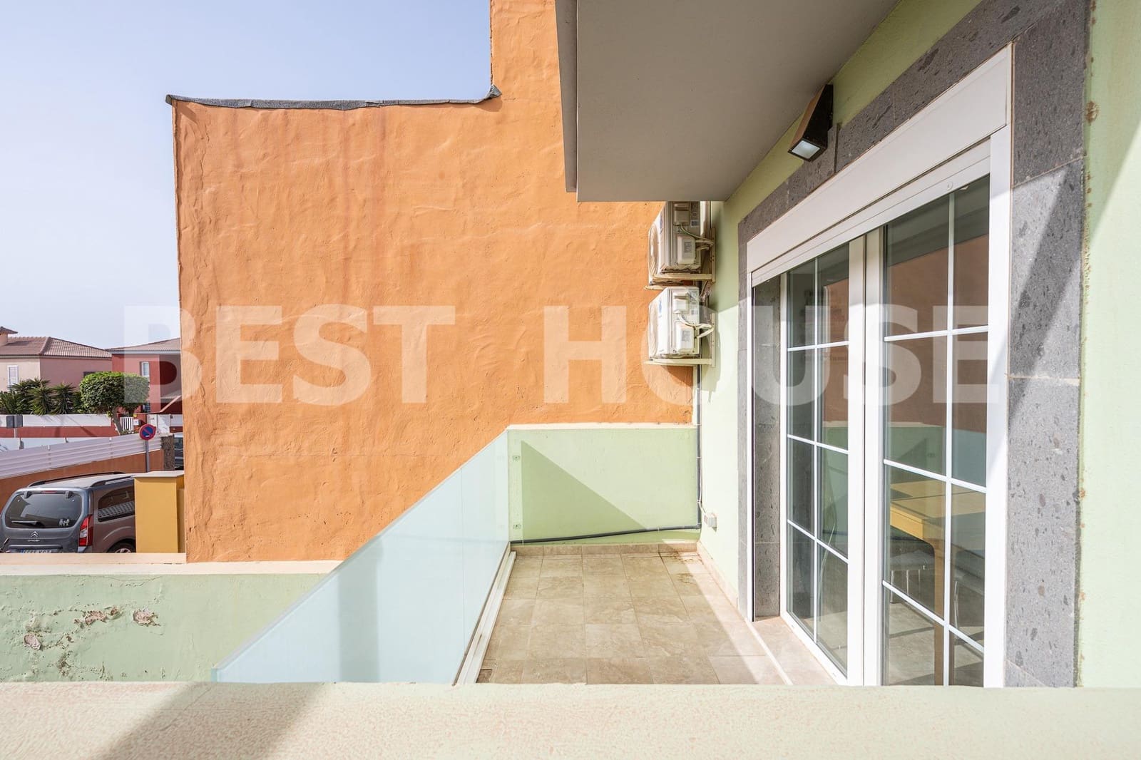3 bedroom Semi-detached Villa for sale in Telde with pool garage - € 570,000 (Ref: 10045018)