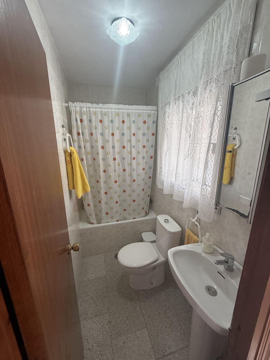 5 makuuhuone Rivitalo myytävänä paikassa Almonte mukana uima-altaan - 330 000 € (Ref: 10049539)