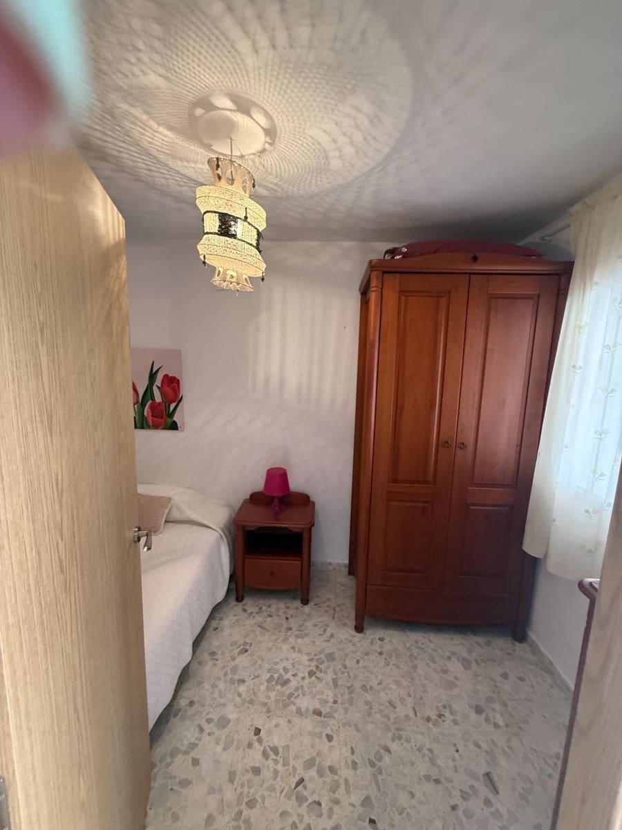 5 makuuhuone Rivitalo myytävänä paikassa Almonte mukana uima-altaan - 330 000 € (Ref: 10049539)