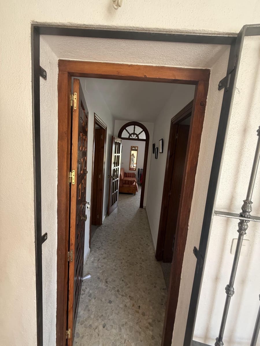 5 makuuhuone Rivitalo myytävänä paikassa Almonte mukana uima-altaan - 330 000 € (Ref: 10049539)