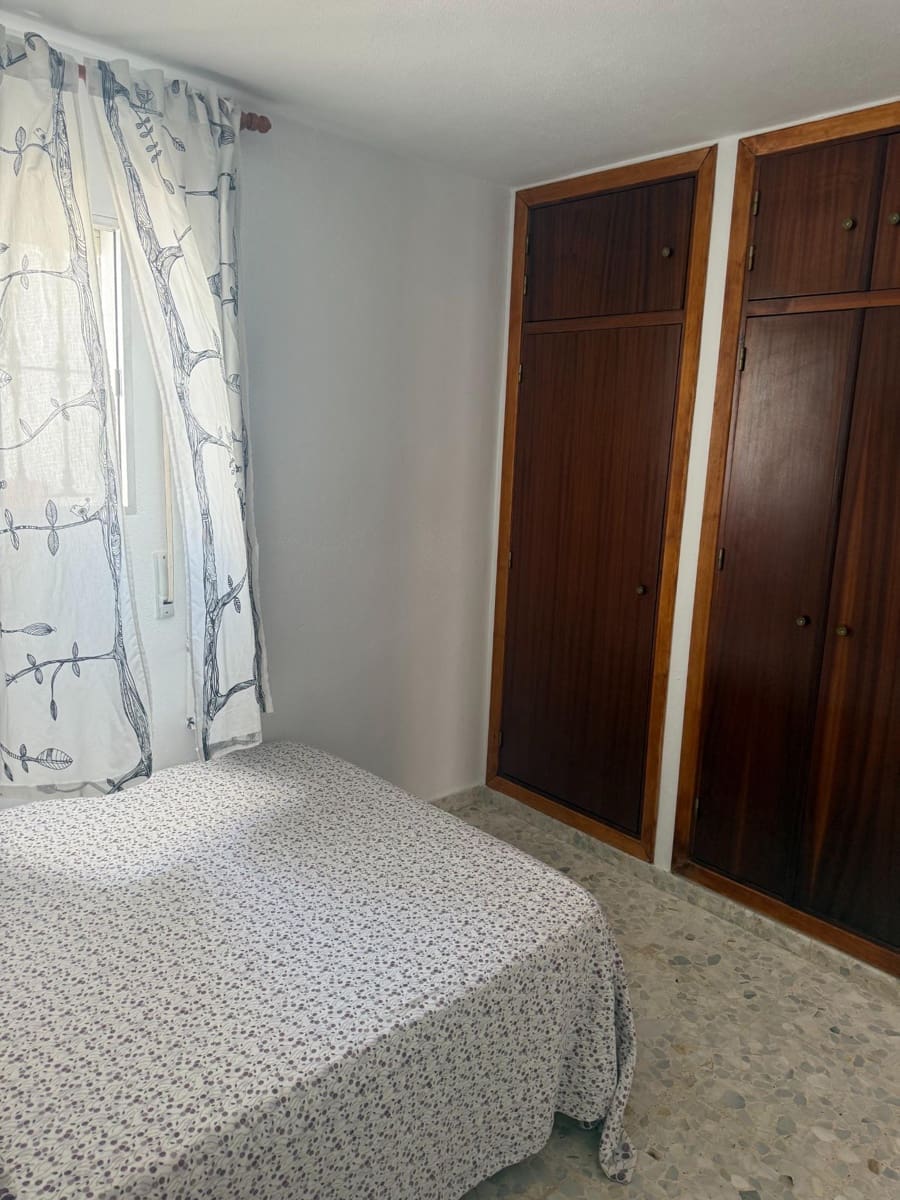 5 makuuhuone Rivitalo myytävänä paikassa Almonte mukana uima-altaan - 330 000 € (Ref: 10049539)